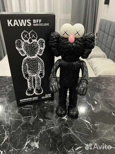 Коллекционная игрушка kaws