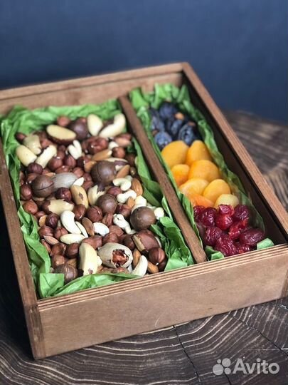 Бокс с сухофруктами и орехами