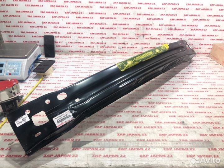 Усилитель бампера передний Toyota Camry