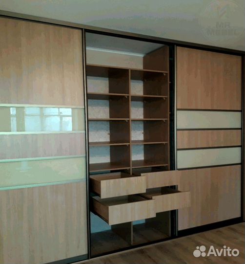 Шкаф зеркальный