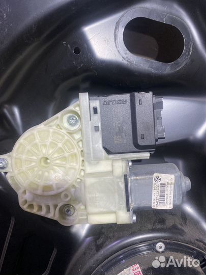 Стеклоподьемник задний левый VW Passat B6