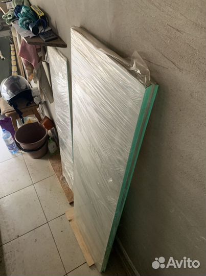 Стекла прозрачные, разных размеров