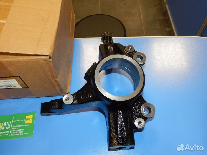 Кулак поворотный левый правый цапфа