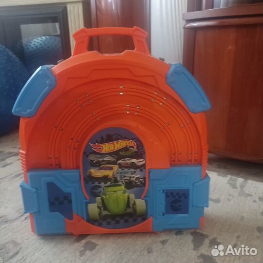 Гоночный трек hot wheels