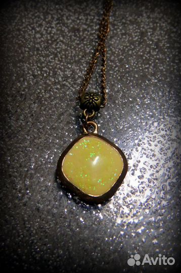 Авторские светящиеся кулоны.под,опал
