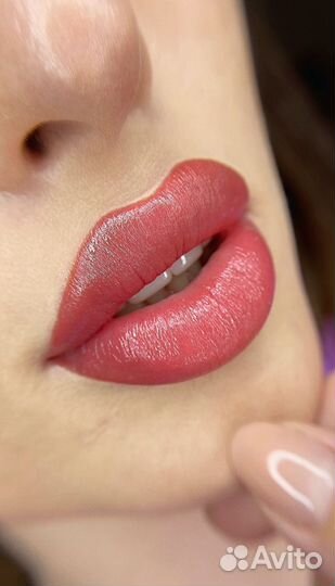 Модель на перманентный макияж