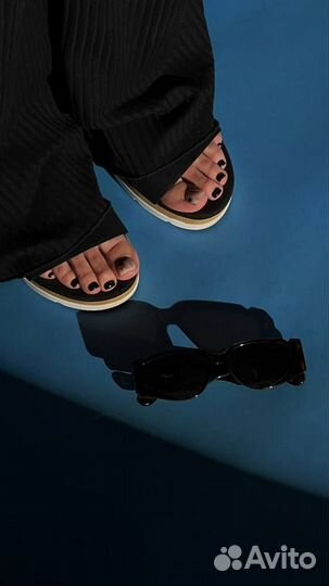 Маникюр и педикюр с покрытием