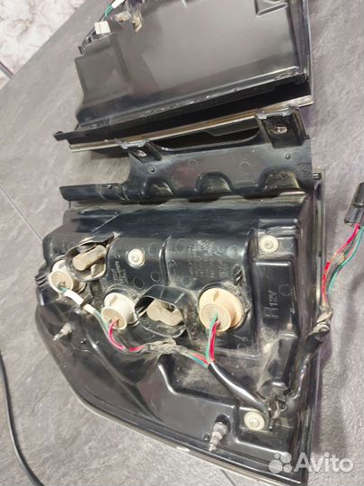 Задние оригинальные фонари паджеро 4 с накладками