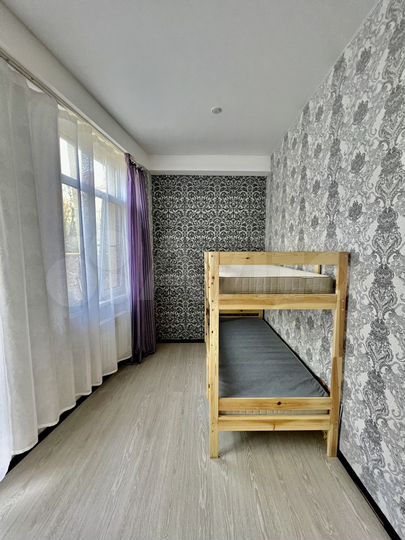 3-к. квартира, 40 м², 2/6 эт.