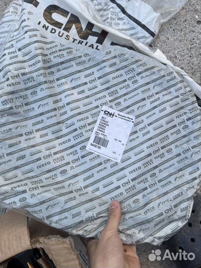 Запчасти на комбайн new holland