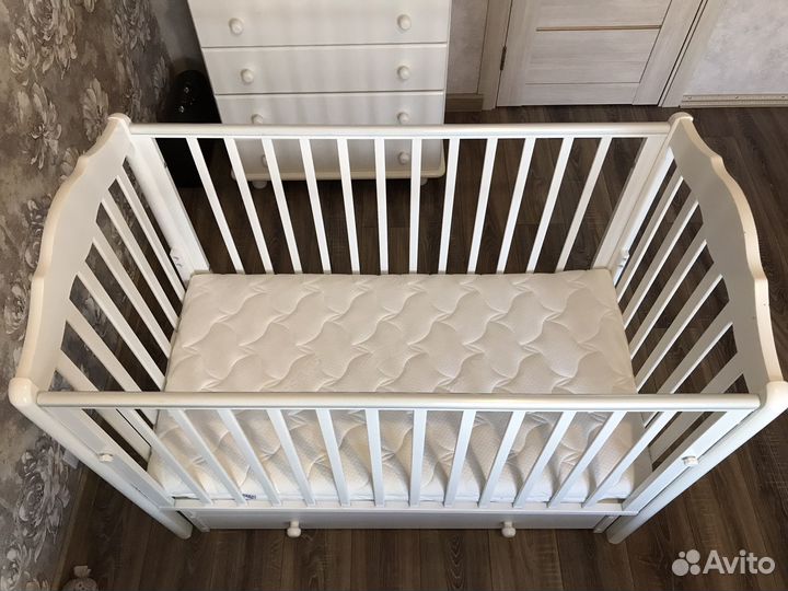 Продам детскую кровать и пеленальный комод