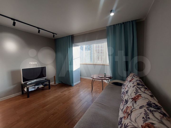 2-к. квартира, 55 м², 4/17 эт.