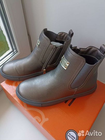 Ботинки демисезонные для девочки размер 35
