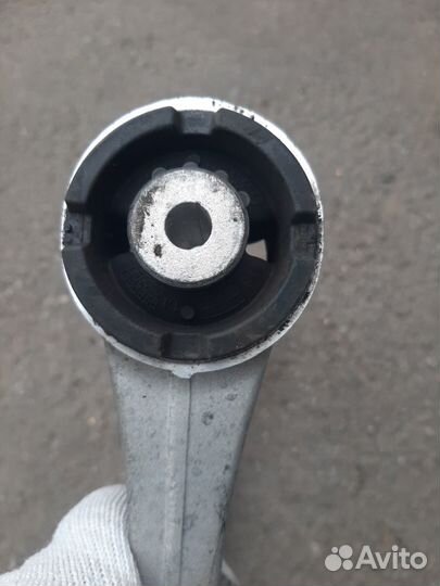 Рычаг подвески верхний передний левый Mercedes