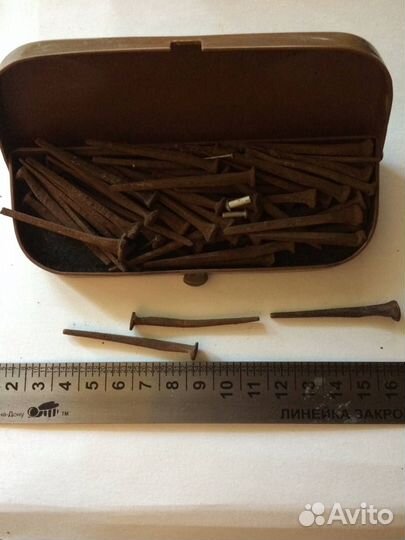 Старинные кованые гвозди