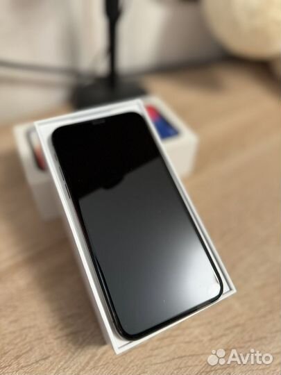 iPhone X, 64 ГБ