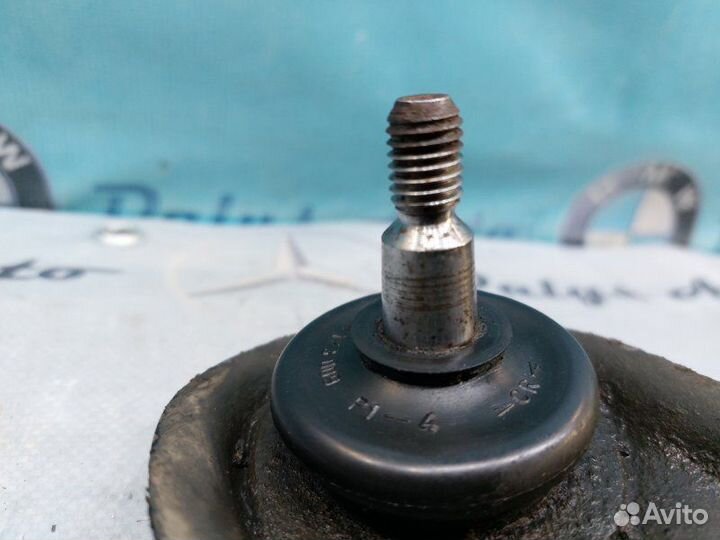 Рычаг поперечный передний правый Mercedes-Benz