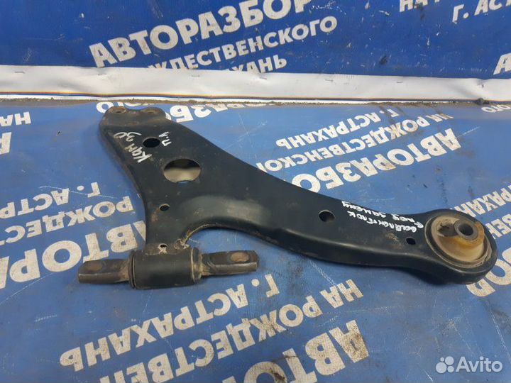 Передний левый рычаг Toyota Camry 30 седан 2AZ-FE