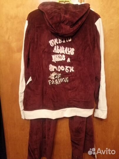 Спортивный костюм женский велюровый