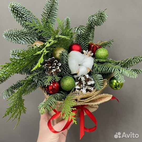 Новогодняя елка, композиция на стол с гирляндой