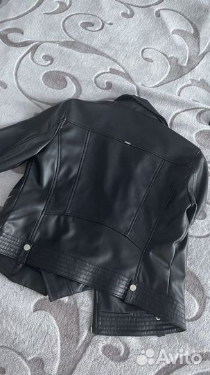 Продам куртку женскую