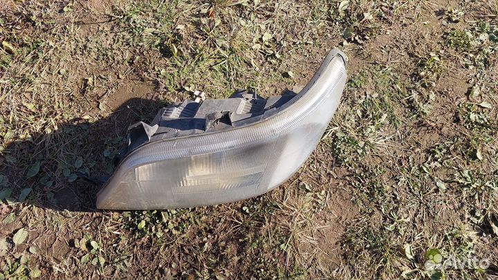 Mercedes sprinter фара