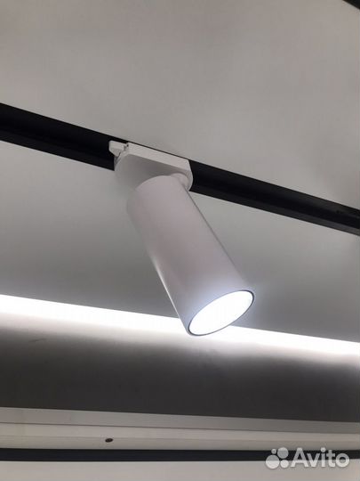 Светильник-прожектор светодиод трековый. 1350 Лм