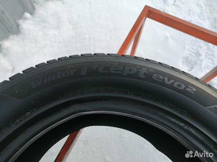 Hankook Winter I'Cept Evo2 W320 225/55 R16 104T