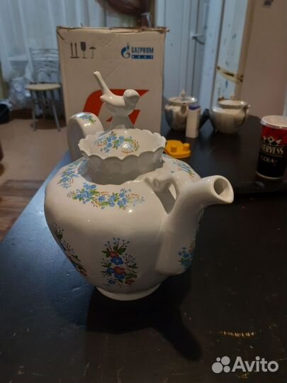 Фарфоровый чайник 3л
