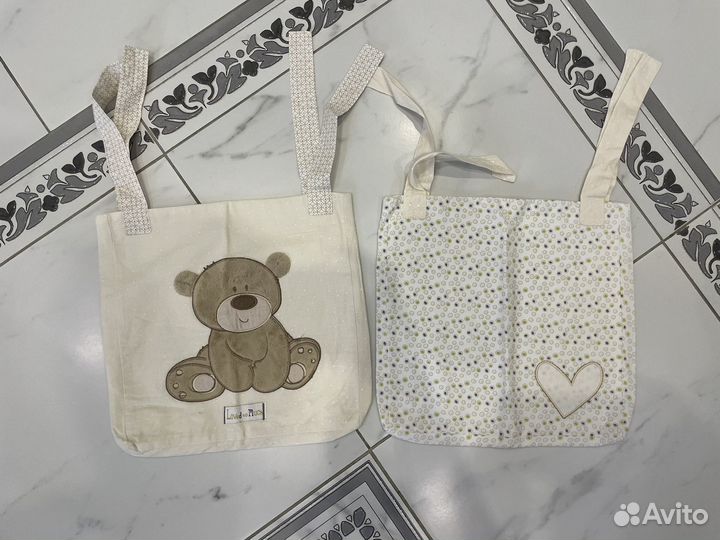 Бортики в кроватку и комплект постельного белья