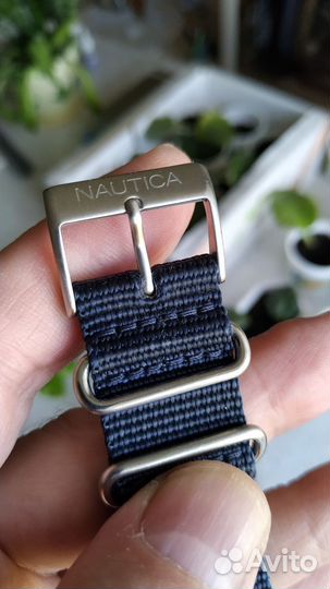 Часы Nautica