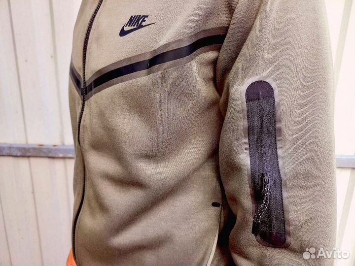 Спортивные костюмы Nike Tech Fleece
