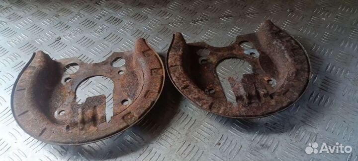 Кожух защитный тормозного диска peugeot 307 0.0 nn