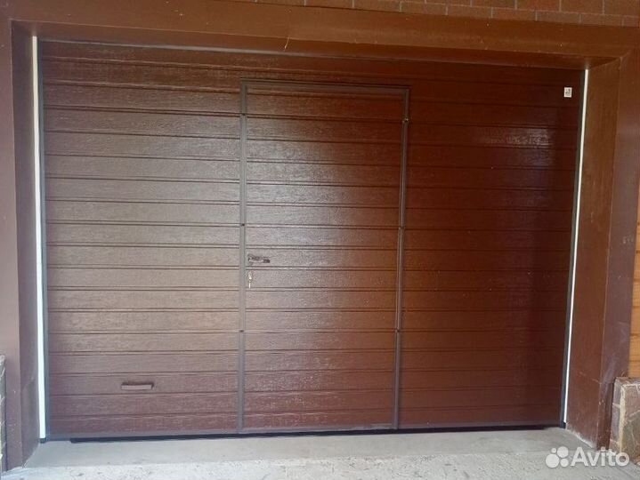 Секционные ворота