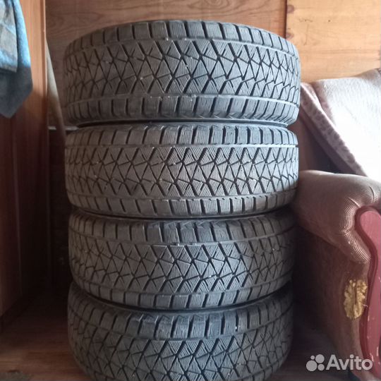 Bridgestone Blizzak DM-V2 245/65 R17 107S
