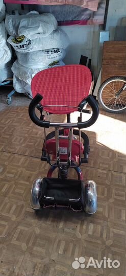 Детский велосипед с ручкой