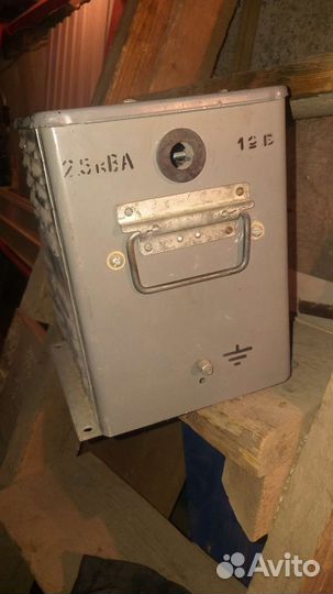 Понижающий трансформатор 380/220/12