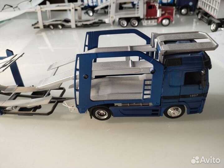 Модели автомобиля NEW RAY 1:43