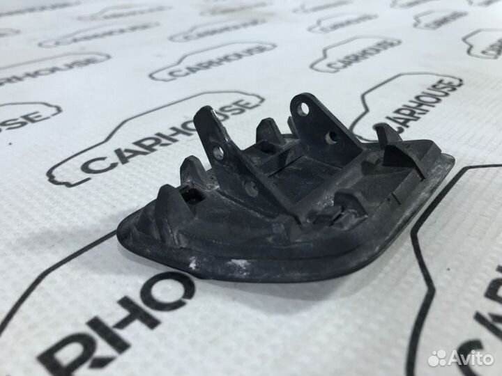 Крышка форсунки омывателя передняя левая