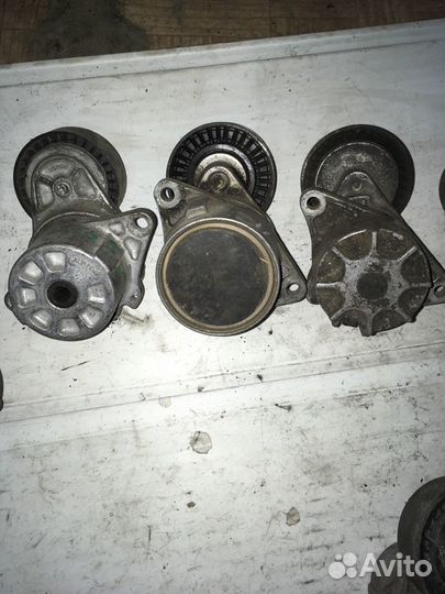 Натяжной ролик Mercedes 2.2cdi / 2.7cdi