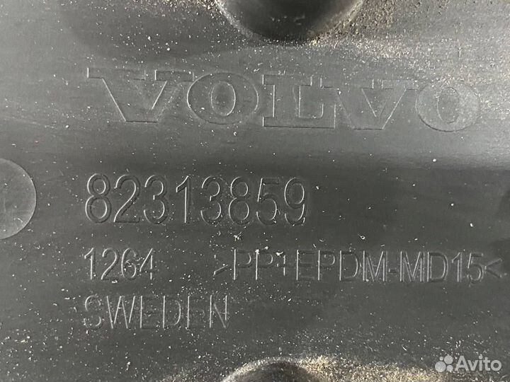 Кожух рулевой колонки Volvo FH4 82313859