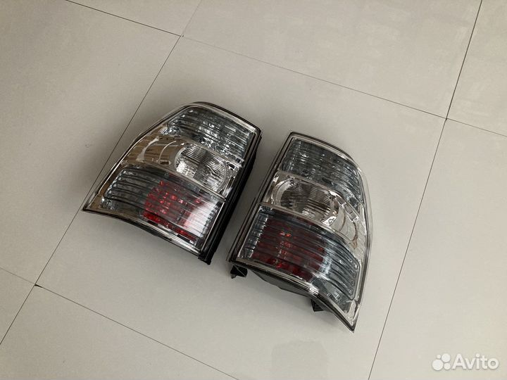 Фонарь задний (1шт) Mitsubishi Pajero IV