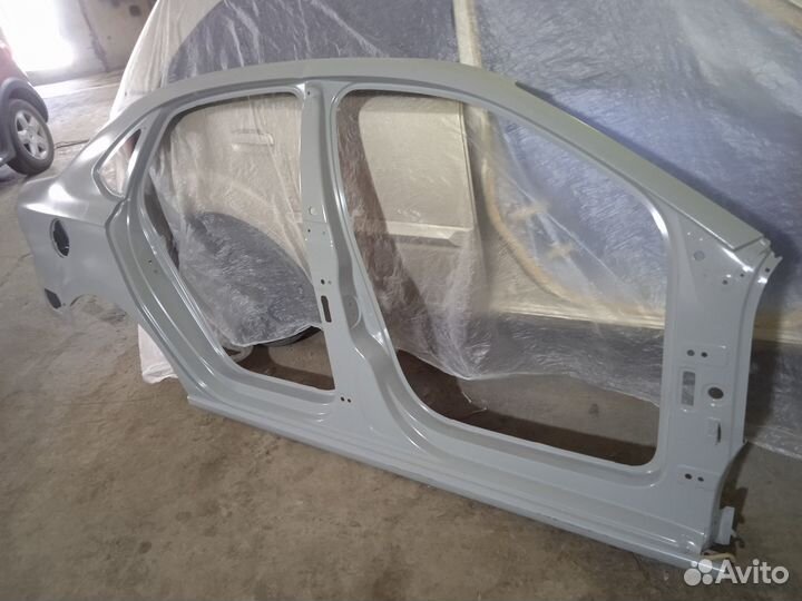 Боковина правая цельная VAG 6RU 809 606 C