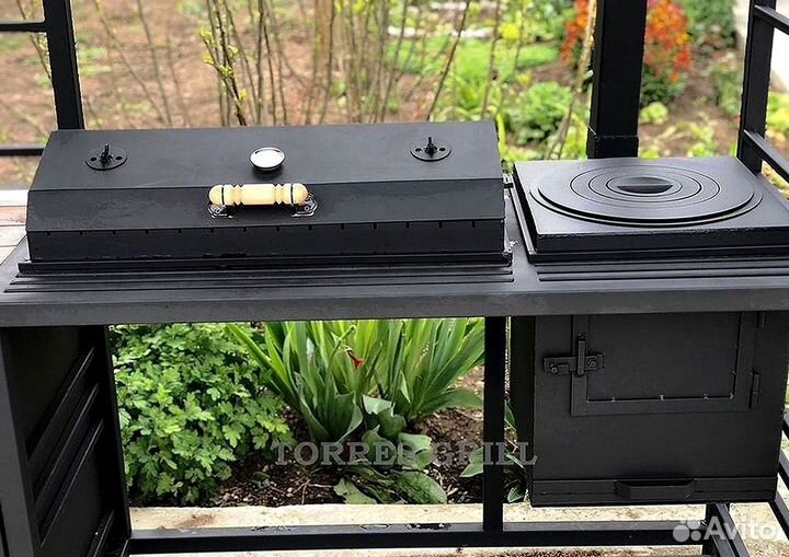 Мангальный комплекс из металла с крышей