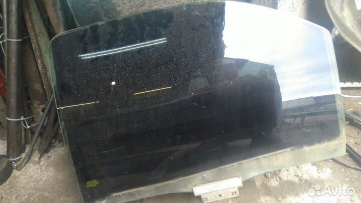 Стекло задней правой левой двери Ford Mondeo II
