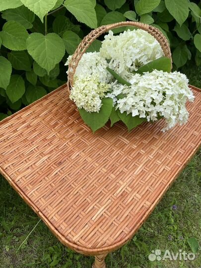 Стол натуральный ротанг плетенный