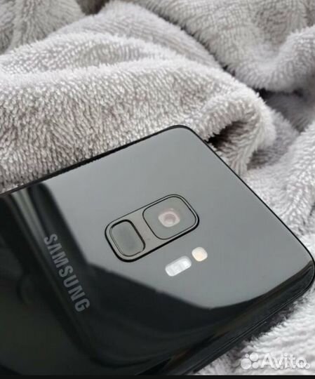 Samsung Galaxy S9, 4/64 ГБ
