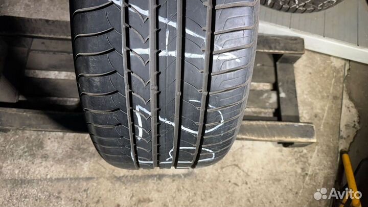 Goodyear EfficientGrip 275/40 R19 101Y