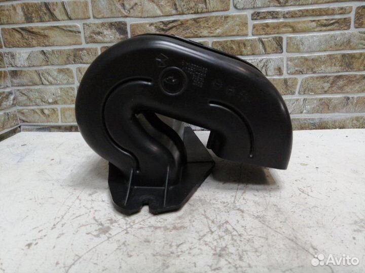 Воздухозаборник Jeep Grand Cherokee WK2 6.4 SRT