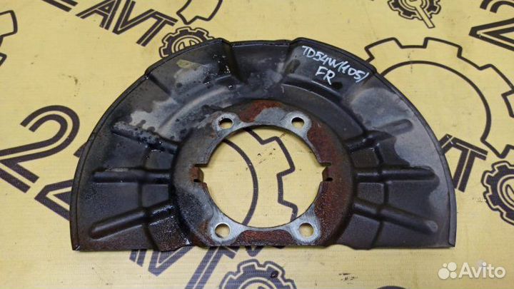 Щиток тормозного механизма передний правый Suzuki